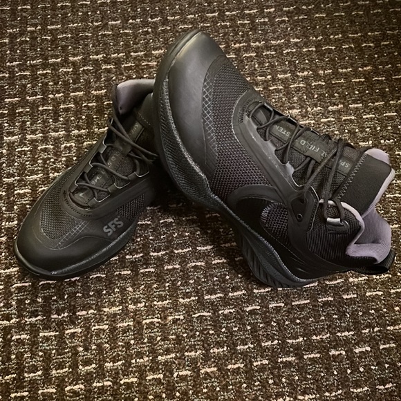 Nike React SFS Carbon Sneaker Shoes NWT - Picture 2 of 6